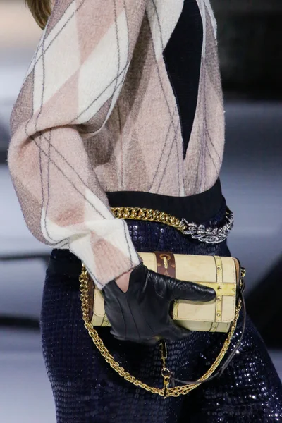 Look 95